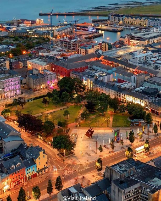 6 Eyre Square Lane Lejlighed Galway Eksteriør billede